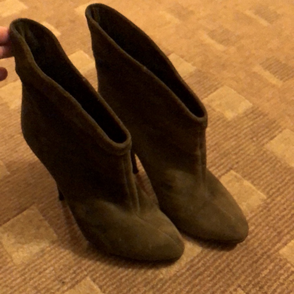 Green Giuseppe Zanotti ankle booties!